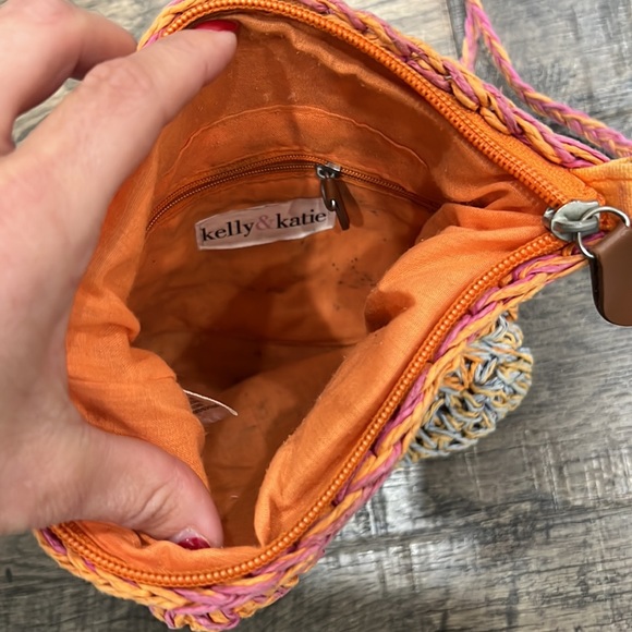 Kelly & Katie Colorful Straw Mini Bag perfect for the beach - Picture 5 of 6